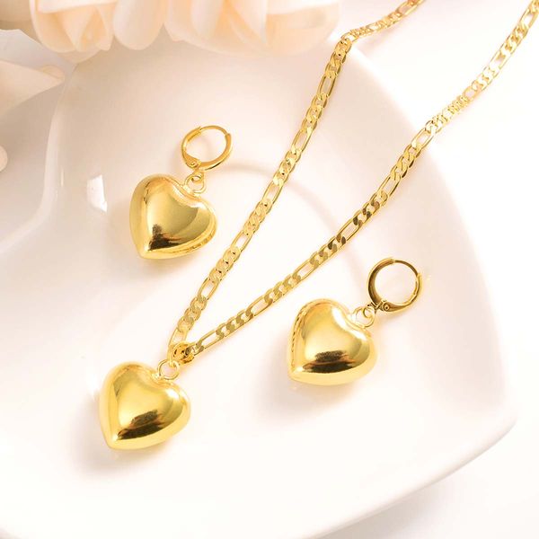 14k solid gold Italian Figaro link chain necklace with heart crown pendant, perfect for bridal jewelry sets and party charms