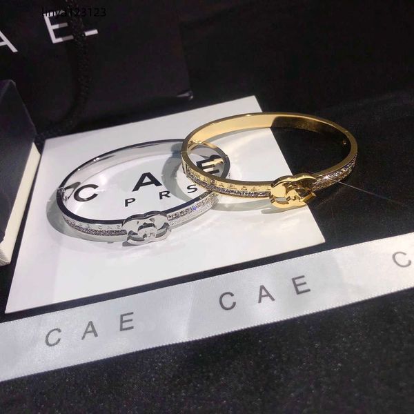 18k Gold and 925 Silver Designer Bracelet, a Luxurious Diamond Circle Bracelet for Women, Perfect as a Couple's Gift in an Elegant Jewelry Box for Family and Fashion Lovers