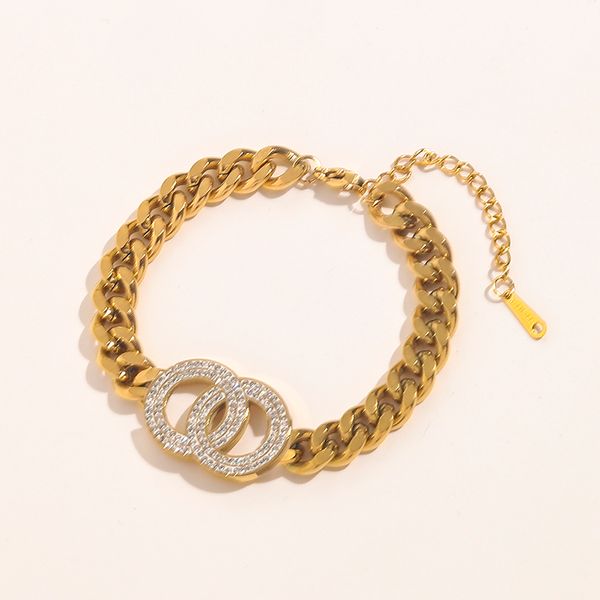 18K gold diamond bracelet, a high-quality designer piece for women, featuring a luxurious chain design perfect for weddings and travel