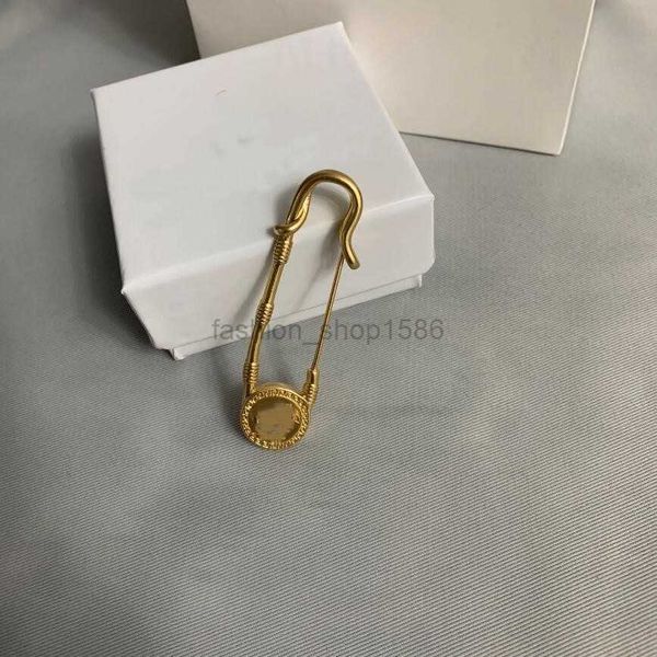 2021 European and American Letter Pins, Brooches Retro Accessories Unisex High Quality Fast Delivery