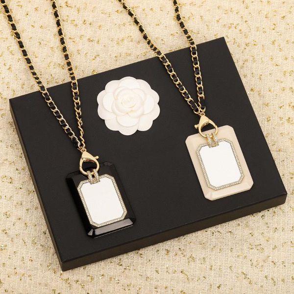 2022 fashion brand pendant necklaces for women in gold, black and white with mirror leather chain, high-quality luxury jewelry