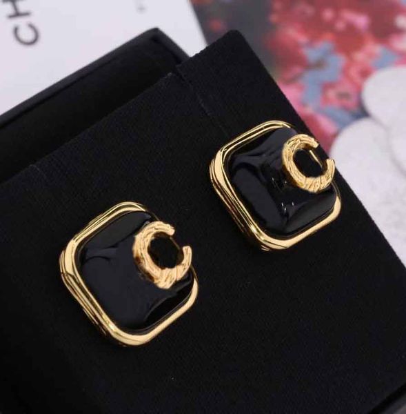 2022 high-quality square stud earrings in black with 18k gold plating, perfect as wedding jewelry or gifts for women, includes a stamped box