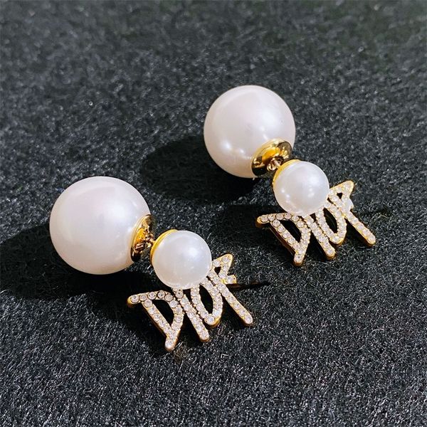 2022 New Fashion Designer Jewelry: high-end two-pearl earrings, elegant and versatile luxury style