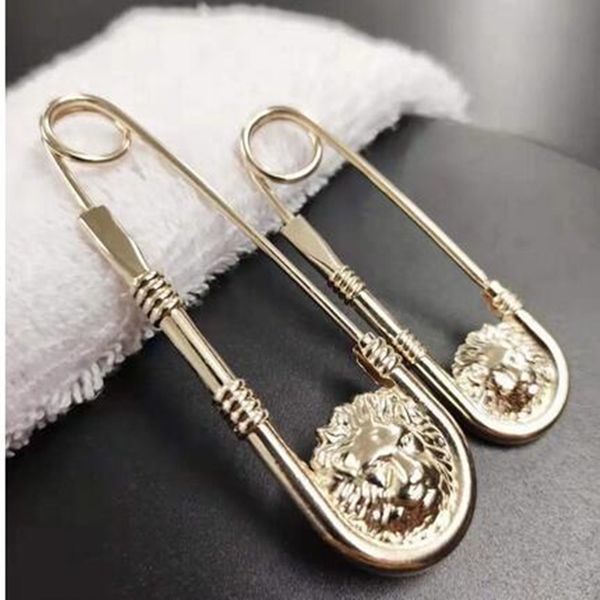 2023 trendy lion head double-sided metal brooch for shoes, bags, and unisex clothing accessories