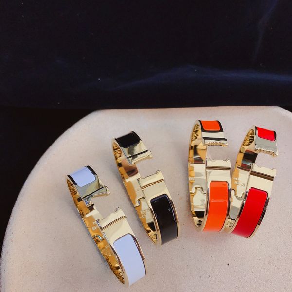 4 Color HLetter Designer Bangle Bracelet for Women 18k Gold Plated Fashion Design Popular Embossed Stamp Brand Letters Accessory Simple Styl

Rewritten:
Women's 18k gold plated fashion bangle bracelet with embossed letter designs in four colors, stylish accessory