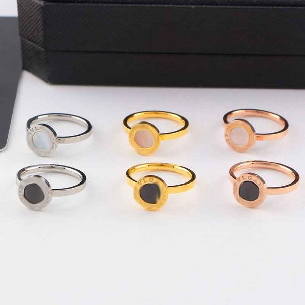 5-year wholesale stainless steel B-letter shell ring set with dust bag, hypoallergenic and fade-resistant