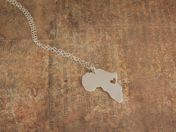 African Map Necklace Country of South Africa Map Necklace Adoption Necklace Ethiopia Ciondolo Africa Heart Necklaces