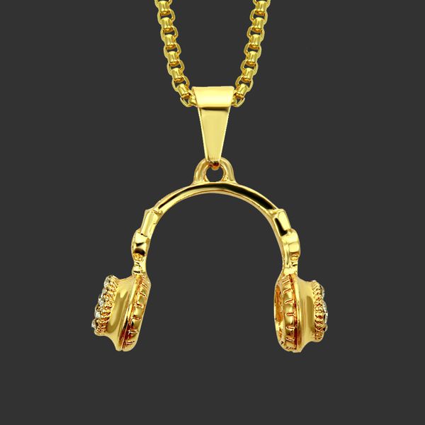 Amulet pendant necklaces for hip hop DJs, stylish unisex punk rock accessories with bold designs
