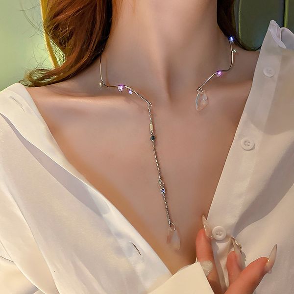 Amulet pendant with wind-inspired wave design featuring zircon accents, versatile clavicle chain, and fashionable hairband necklace for women