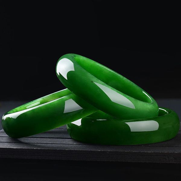 Bangle High-quality Fidelity And Tianyu Ladies Bracelet Fashion Exquisite Luxury Jade Hand Chain Valentine's Day Gift

Elegant Tianyu jade bracelet for women, a luxurious Valentine's Day gift with high-quality craftsmanship