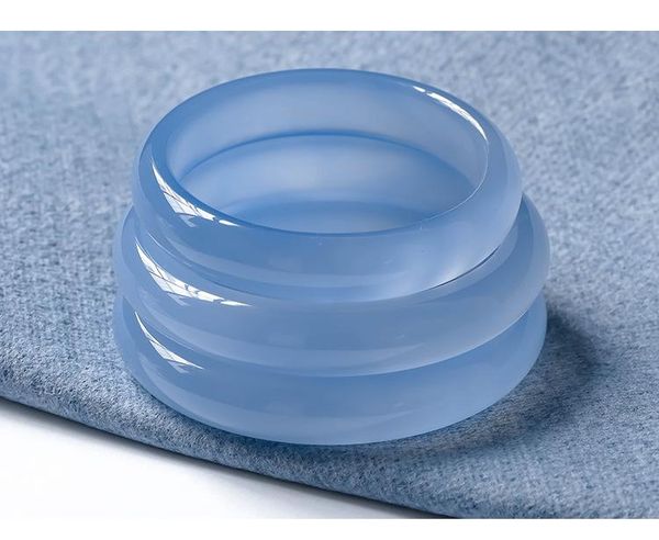 Bangle Natural Blue Jade Agate Handcarved Real Bracelets Stone For Women Jewelry Bracelet

Handcrafted natural blue jade agate stone bracelet for women's jewelry