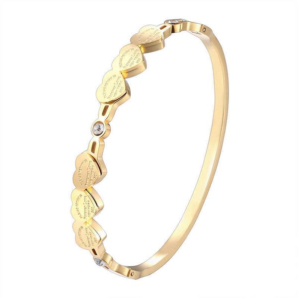 Beautiful Crystal and 6 Forever Love Small Peach Heart Bracelets & Bangle Stainless Steel Brand Jewelry Woman Bangle Wholesale Q0722

Rewritten:
Elegant crystal with 6 petite peach heart bracelets and bangle, stainless steel branded jewelry for women, wholesale item Q0722