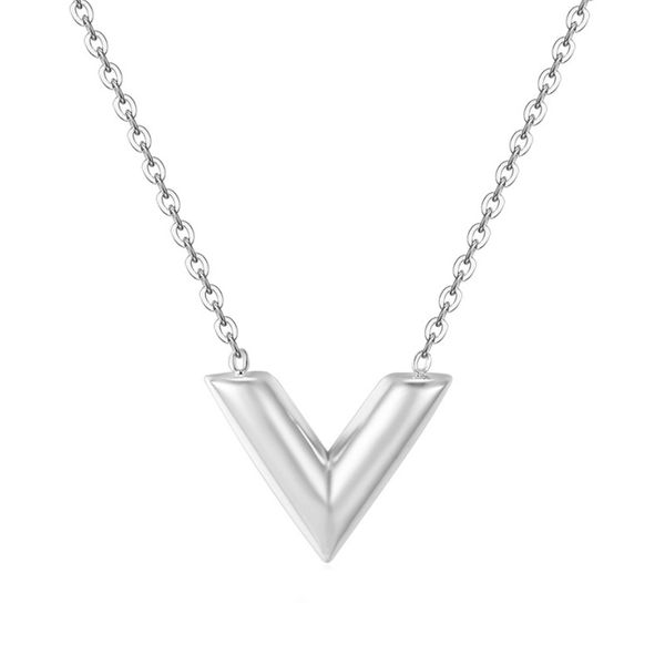 Bracelet Earrings Necklace designer jewelry chains luxury Titanium steel V monogram clavicle chain pendant curved stud 18k rose gold earring

Luxury designer jewelry including bracelets, earrings, necklaces, titanium steel chains, V monogram clavicle pendants, curved studs, and 18k rose gold earrings