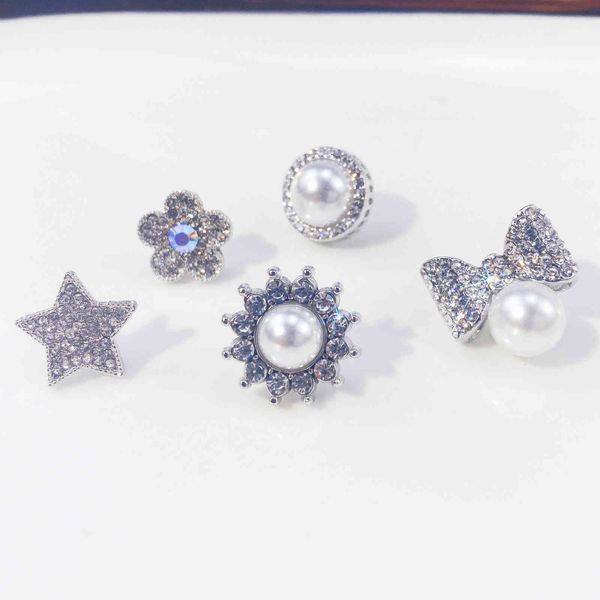 Brooch Japan and South Korea Versatile Anti Light Cartoon Small Sweater Cardigan Neckline Pin Cufflink Decoration Fashion Accessories