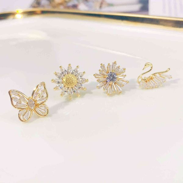 Brooch Light Proof Buckle Lovely Small Collar Pin Ins Fashion Personalized Decoration Mini Exquisite

Elegant small brooch with secure buckle, stylish personalized collar pin for fashionable decoration