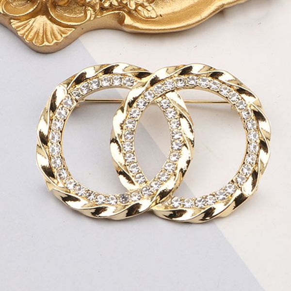 Casual brooches for women and men in gold, silver, and various colors featuring geometric designs with crystal rhinestones and pearls, perfect as jewelry pins or gifts for Christmas parties and weddings