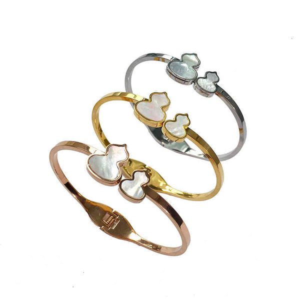 Charm Bracelets 56 Fashion Smooth Gourd Shell Titanium Steel Spring Bracelet