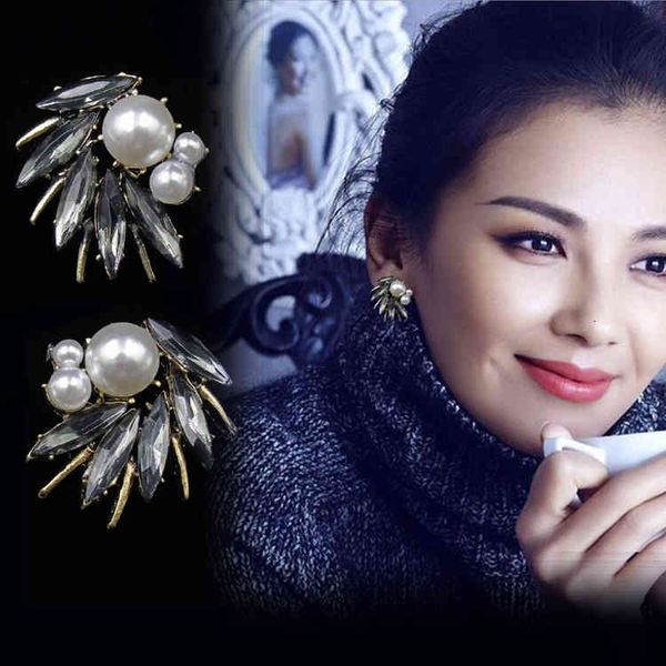 Charms Ear Stud Clip Rings Cross Mirror Jewelry Irregular Imitation Pearl Inlaid Diamond Women's Fashion Flowers Women