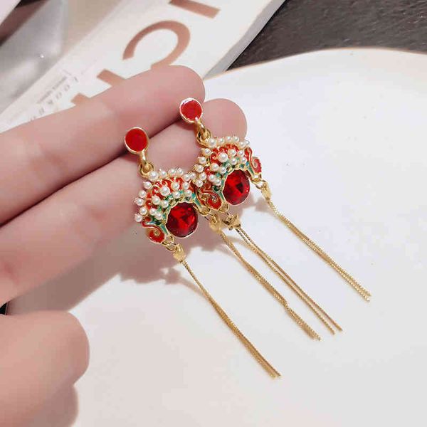 Charms Earrings Ear Clip Female Face Without Hole Chinese Style Rings 2022 Fashion Beijing Opera Tassel Silver Needle

Chinese-style charm earrings for women, featuring Beijing Opera tassels and silver needles in a 2022 fashion design