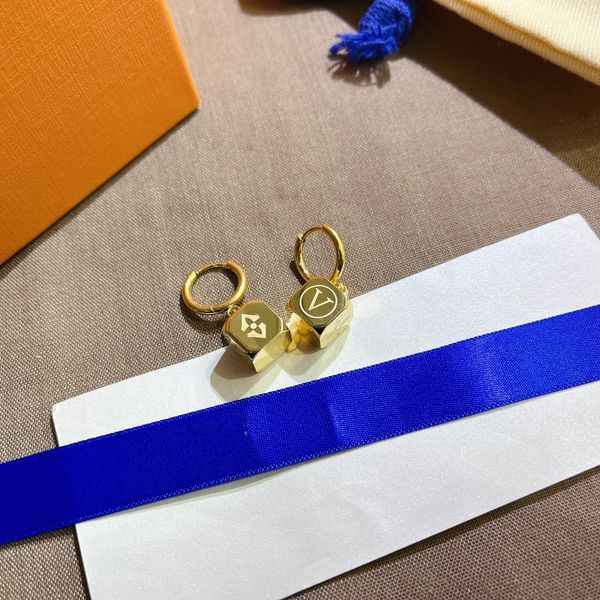 Chic 18k gold-plated designer earrings with elegant square lettering for women's fashion jewelry
