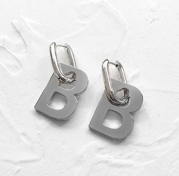 Dangle & Chandelier Golden Hip Hop Wind Earrings - Bold Metal Street Style Jewelry for Women