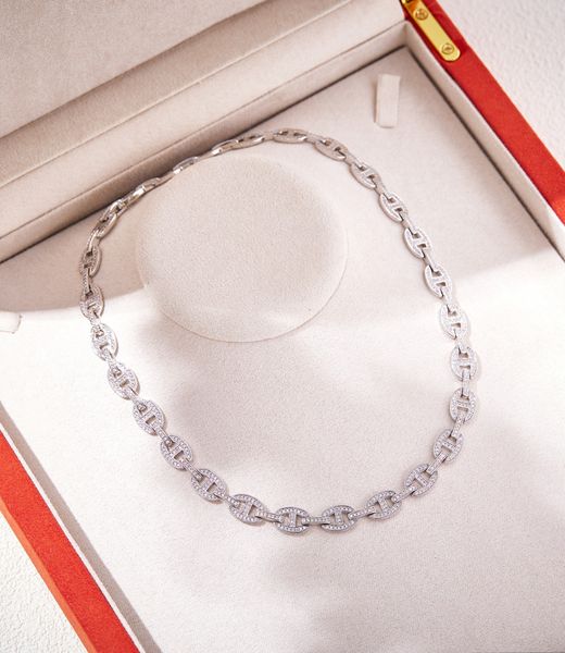 Designer brand elegant pig nose hollow round charm short choker necklace for women with gift box