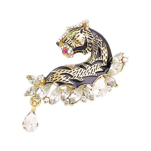 Designer luxury brooch featuring a diamond-studded tiger head, perfect for men and women to adorn coats and suits with sparkling elegance