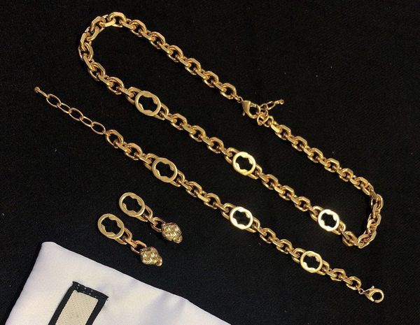 Designer vintage gold jewelry for women, elegant letter necklace and bracelet set made of high-quality pure copper, perfect as a couple's wedding or birthday gift