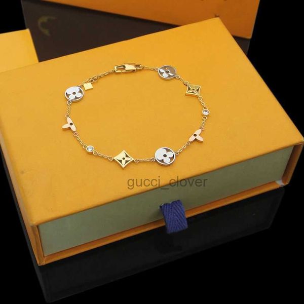 designer women's bracelet with small flower charm, pink plate, personalized high-quality luxury fashion jewelry