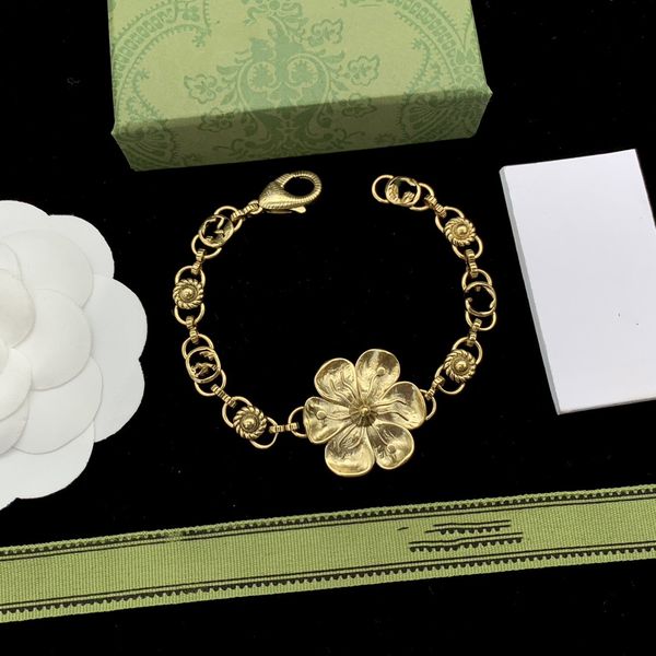 Designer-style luxury necklace featuring an 18k gold-plated stainless steel chain, perfect as a fashionable couple's wedding bracelet gift accessory