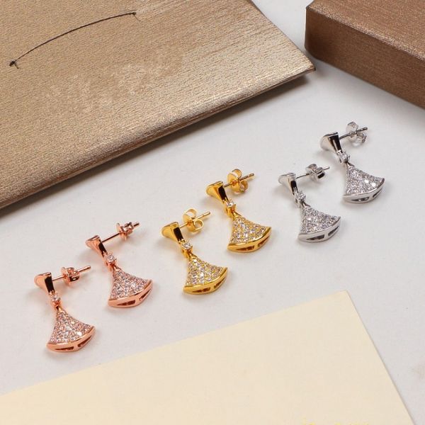 Diamond triangle design black stud hoop earrings for women in 18K gold or silver with engraved letter logo, perfect for weddings and girls' jewelry
