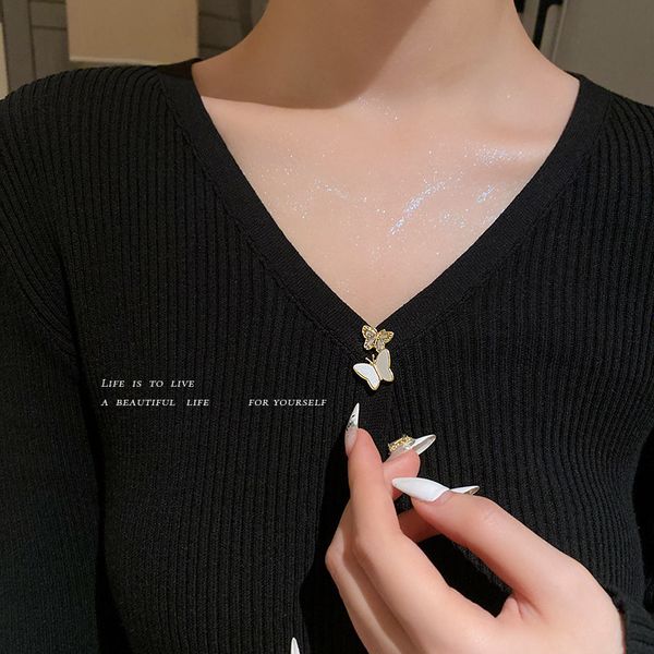 Diamond-inlaid butterfly brooch with fragrance button, removable metal shirt decoration for women