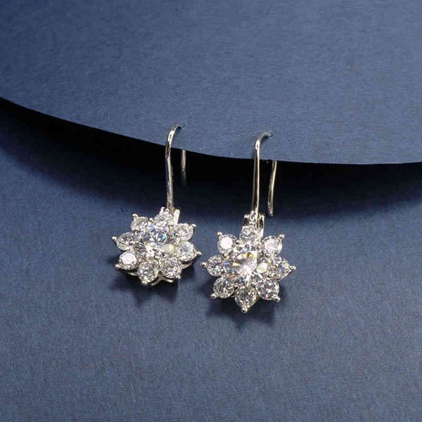 Earrings with sunflower charms, S925 silver plated and gold inlaid with zirconia, featuring a simple and elegant star and flower design