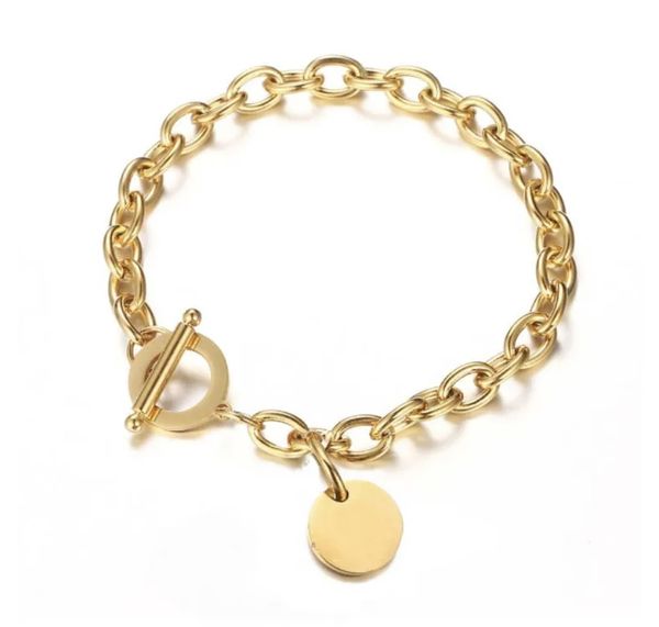 Elegant 18k gold-plated stainless steel bracelet for women, a stylish and timeless accessory