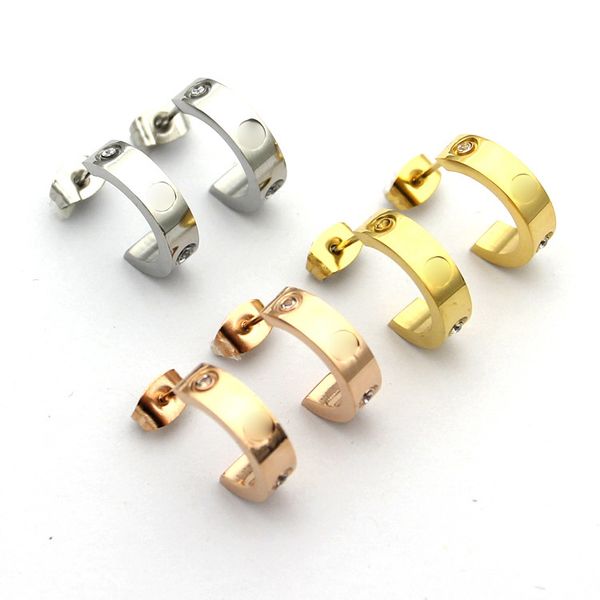 Elegant 18K rose gold love earrings for women, featuring simple yet fashionable C-shaped diamond designs, perfect as a jewelry gift