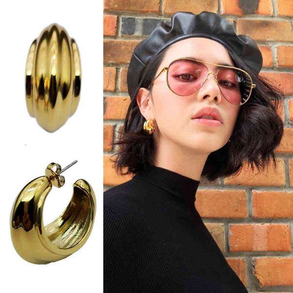 Elegant 925 sterling silver half-circle earrings with 18k gold plating, a stylish and simple fashion accessory for women