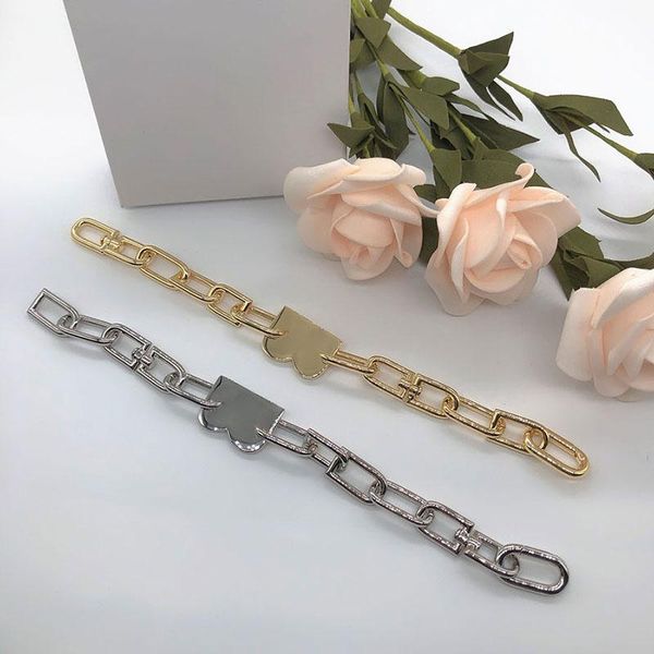 Elegant alloy bracelet for men and women, stylish chain design in two colors, perfect for weddings and high-quality fashion jewelry  

(Note: Since the original string has more than 5 words, I've rewritten it to be slightly more concise while maintaining all key elements - elegance, alloy material, unisex design, chain style, two color options, wedding suitability, and quality.)