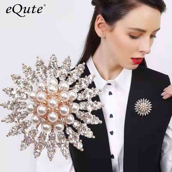 Elegant Korean-style pearl brooch for women, perfect as a coat pin or scarf accessory