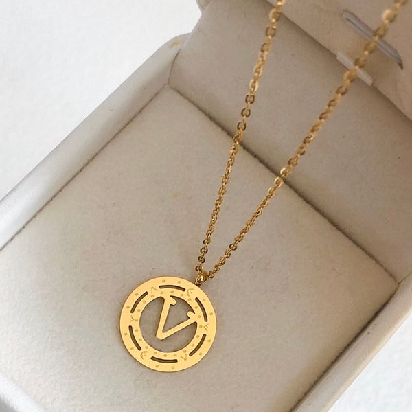 Elegant letter pendant necklaces for men and women, crafted in 18k gold, perfect as wedding jewelry or stylish gifts