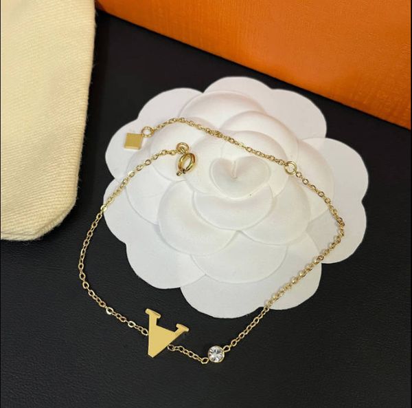 Elegant multi-color link chain bracelets with luxurious gold glitter design, perfect as stylish unisex couple gifts featuring versatile fashion charm
