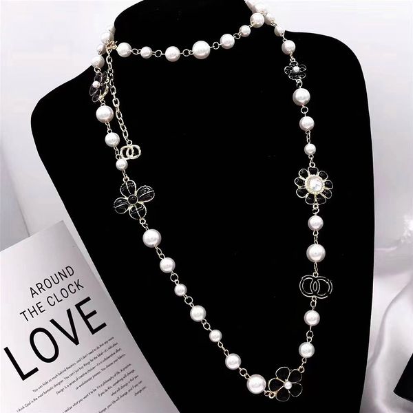 Elegant pearl necklace with diamond pendant, a high-quality women's jewelry piece perfect for weddings, anniversaries, and gifts