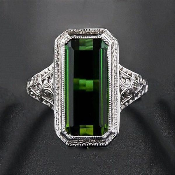 Elegant silver antique ring with a natural green gemstone, perfect for cocktail parties and Valentine's Day gifts for women