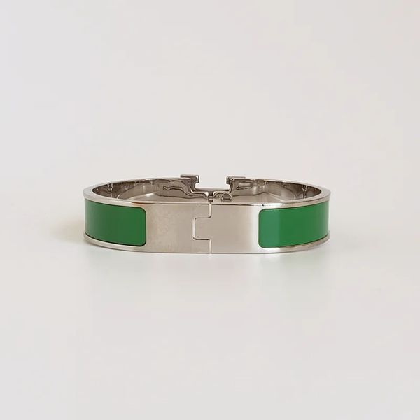 Elegant silver bangle bracelet with 18K rose gold plating, stylish shell design for women, fashionable gold chain option for men, perfect jewelry gift for birthdays