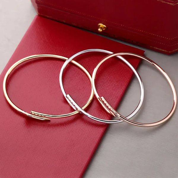 Elegant stainless steel gold-plated women's bracelet cuff, a classic jewelry piece perfect for Valentine's Day, Christmas or birthdays