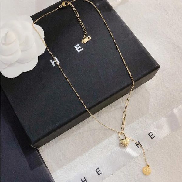 Elegant women's pendant necklace, a luxurious and classic premium jewelry piece, stylish fashion accessory and exquisite gift choice