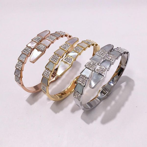 European and American stylish snake-patterned diamond bracelet with luxurious design, crafted from titanium steel jewelry