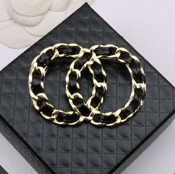 Fashionable 18K gold-plated letter brooches for women, elegant jewelry accessories perfect as wedding gifts