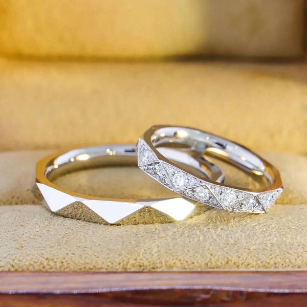 Fashionable couple rings in S925 sterling silver with diamonds, a luxurious and elegant gift for women
