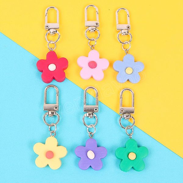 Fashionable Korean-style cartoon keychain for girls, cute accessory for earphones, purses, and backpacks