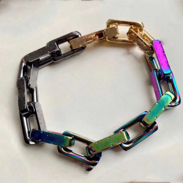 Fashionable unisex chain bracelet with alloy buckle and charm, comes in a box